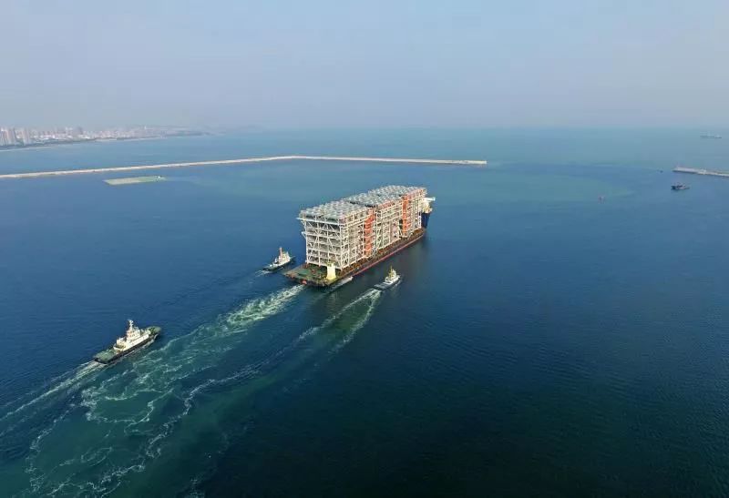 半肩视角下 半肩视角下